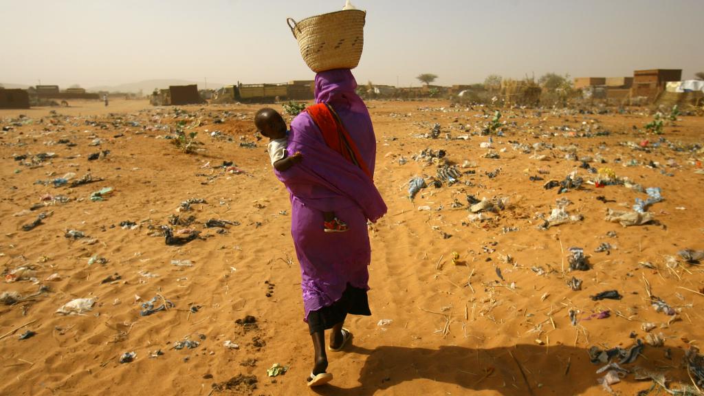 Vrouw met kind uit Darfur, Soedan (shutterstock)